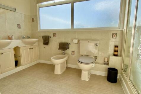Family Shower Room
