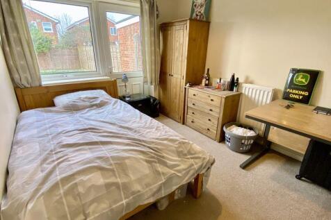 Bedroom 5 (Downstairs)