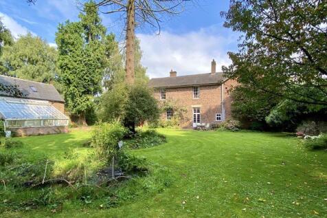 Side garden & small pond