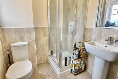 Bedroom 2 En-suite