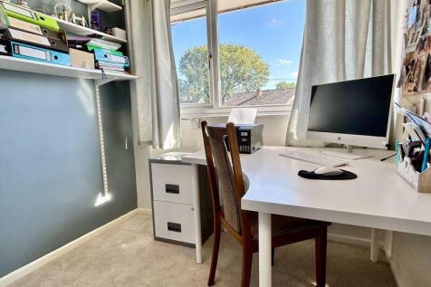 Bedroom 5/Study