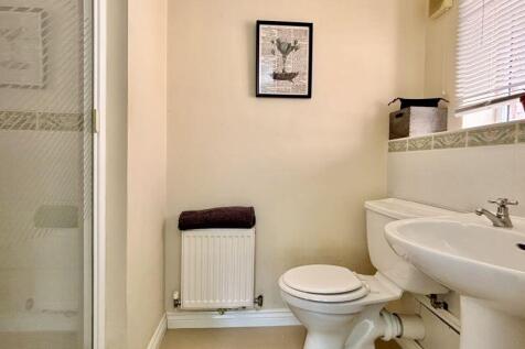 Bedroom 2 En-suite