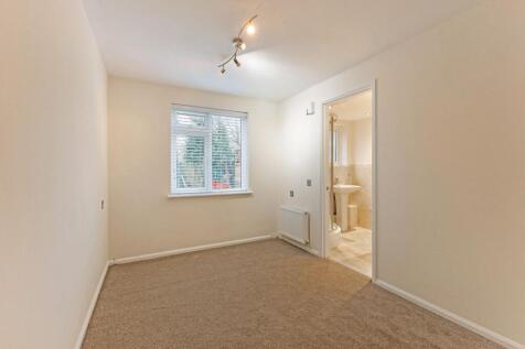 Rear bedroom