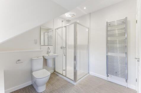 Upper floor bathroom