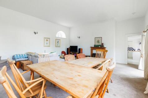 Living and Dinning 3