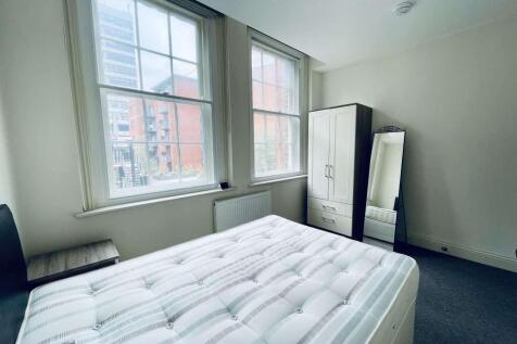 Flat_2_8_St_James_Row