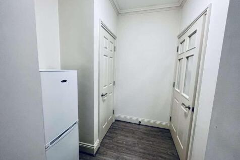 Flat_2_8_St_James_Row