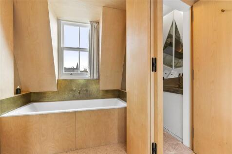 En-Suite Bath