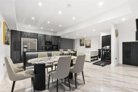 Kitchen/Dining 4