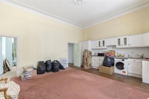 Kitchen/Reception 3