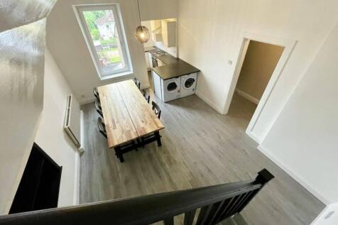 Lounge / Dining Kitchen