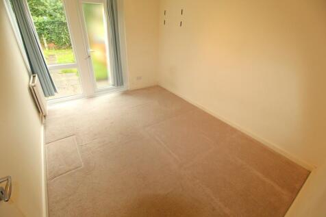5. Dining Room 