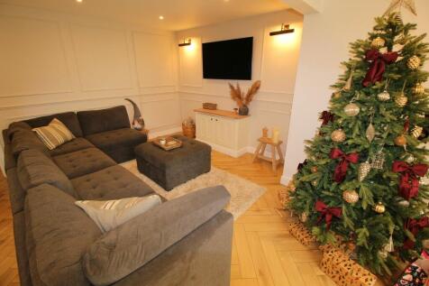 3. Lounge