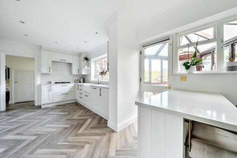 Kitchen/Breakfast...