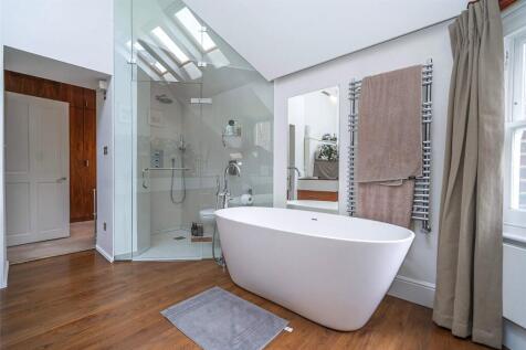 Bedroom 5 En-Suite A