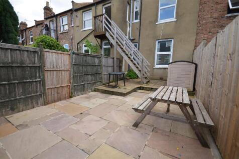 gdn 2, 38 Leslie Rd, N2.JPG