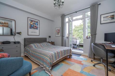 Bedroom 1.jpg