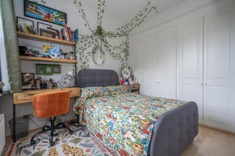 Bedroom 2 a.jpg