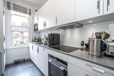 Kitchen a.jpg