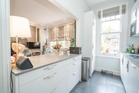 Kitchen b.jpg