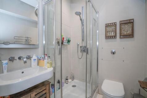 Shower Room.jpg