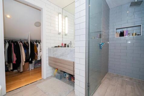 Bedroom 5 Ensuite B
