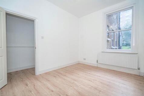 Rear Recep / Bed 1 B