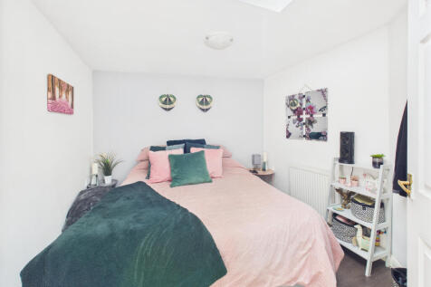 CAM05627G0-PR0004-STILL010