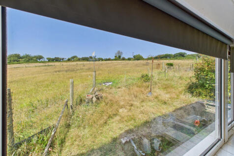 CAM05627G0-PR0012-STILL033