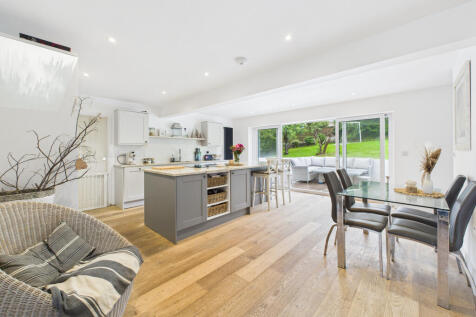 CAM05627G0-PR0019-STILL013