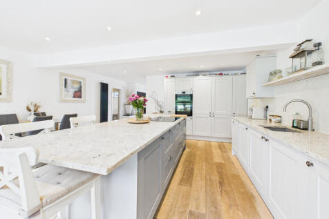 CAM05627G0-PR0019-STILL017