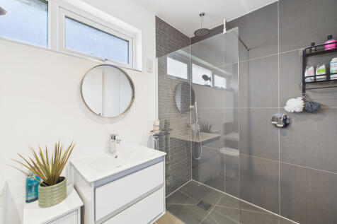 CAM05627G0-PR0019-STILL010