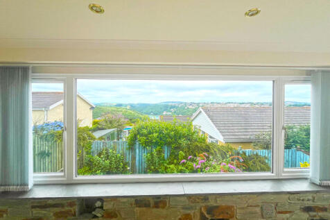 17_new lounge straight on  window view 