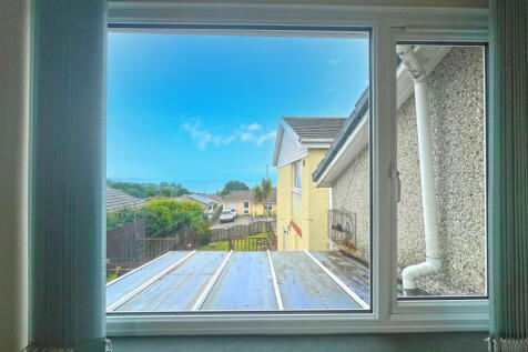 16_new close window lounge right 1