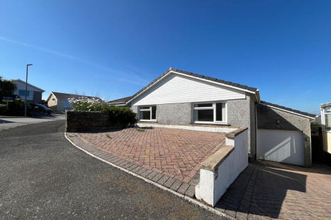 3_fh  drive and garage