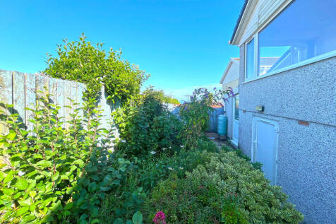 37_rear garden 1