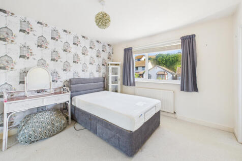 CAM05627G0-PR0020-STILL024