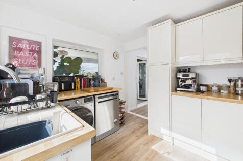 CAM05627G0-PR0021-STILL012