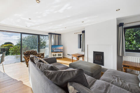 CAM05627G0-PR0024-STILL020