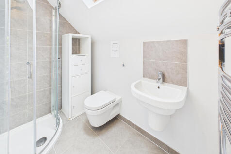 CAM05627G0-PR0024-STILL006