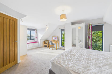 CAM05627G0-PR0024-STILL014