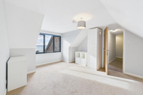 CAM05627G0-PR0024-STILL012