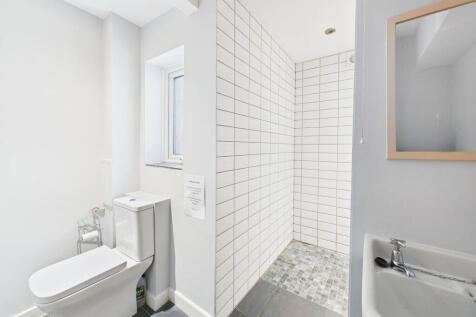 CAM05627G0-PR0024-STILL027