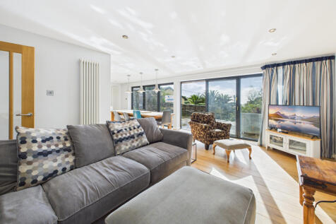 CAM05627G0-PR0024-STILL029