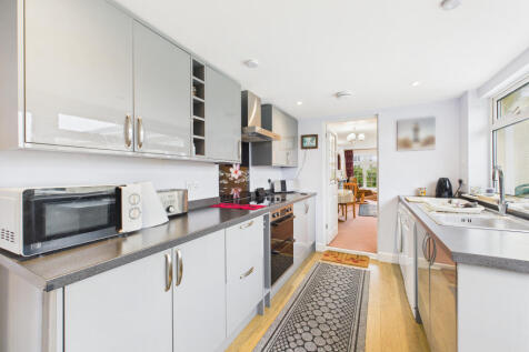 CAM05627G0-PR0025-STILL007