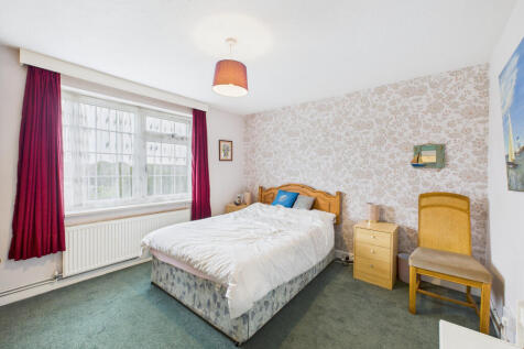 CAM05627G0-PR0025-STILL011