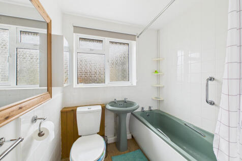 CAM05627G0-PR0025-STILL014