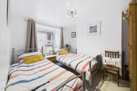 CAM05627G0-PR0022-STILL012