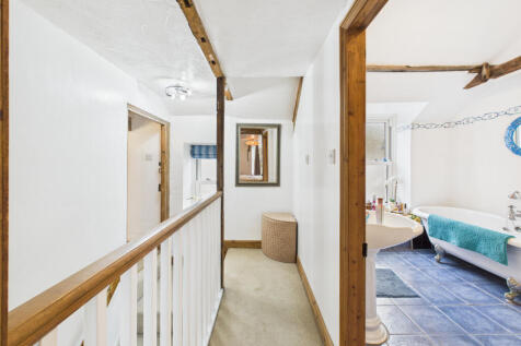 CAM05627G0-PR0022-STILL025