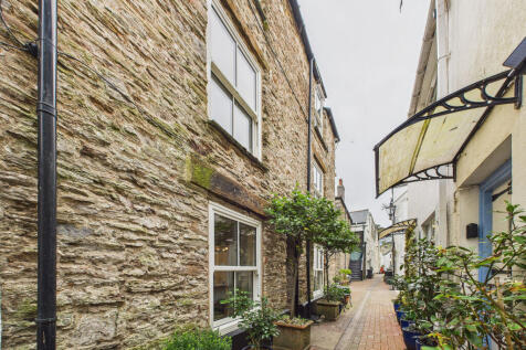 CAM05627G0-PR0022-STILL033